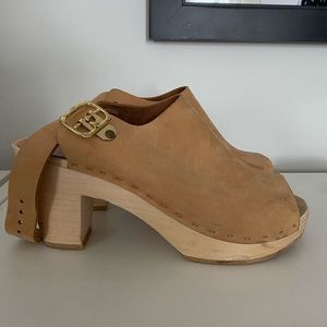 Bryr Clogs - Suzie Spanish Toe, High Heel in Sand